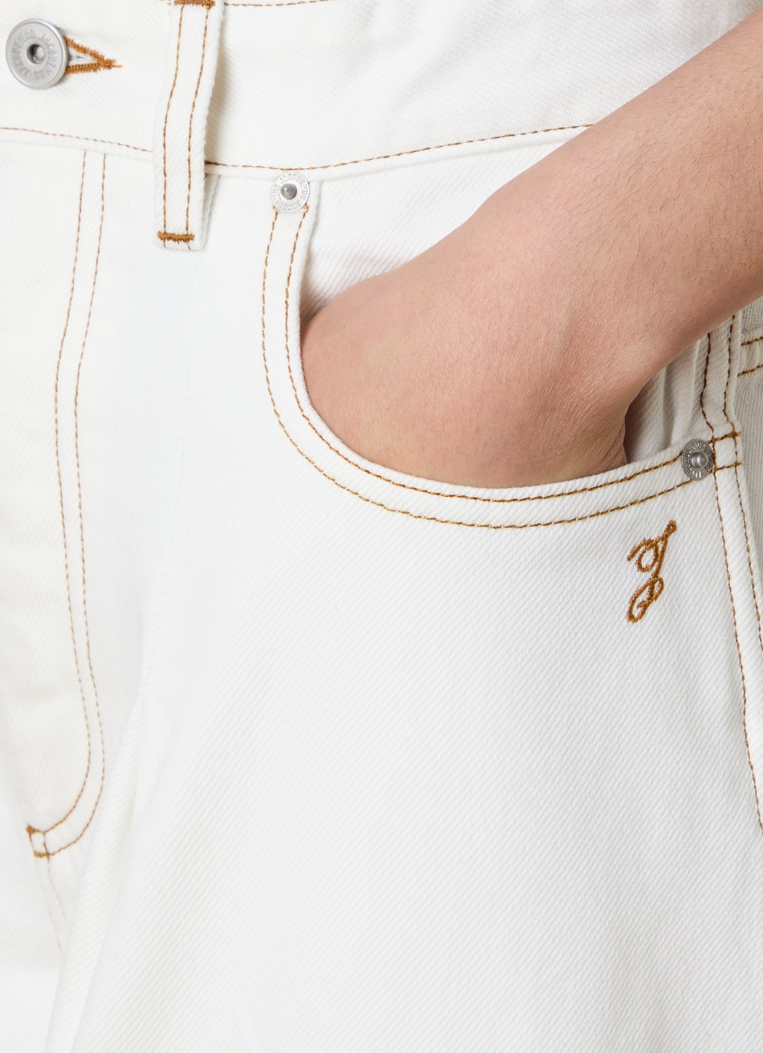 Jacquemus Oval mid waist balloon fit jeans met gekleurde wassing - detail 5 wit