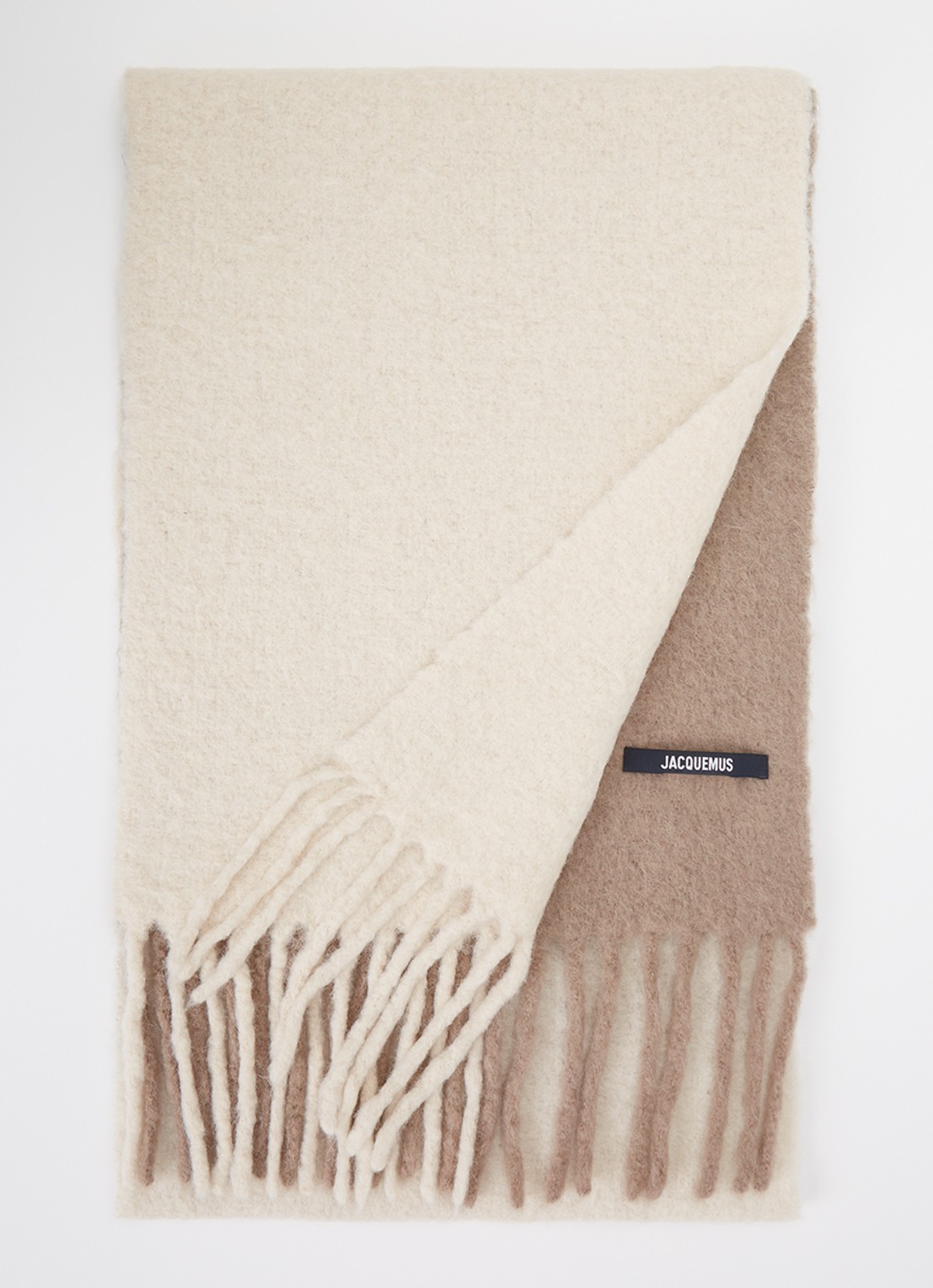 Jacquemus Sjaal in alpaca wolblend met logoprint 250 x 35 cm - voorkant 2 beige