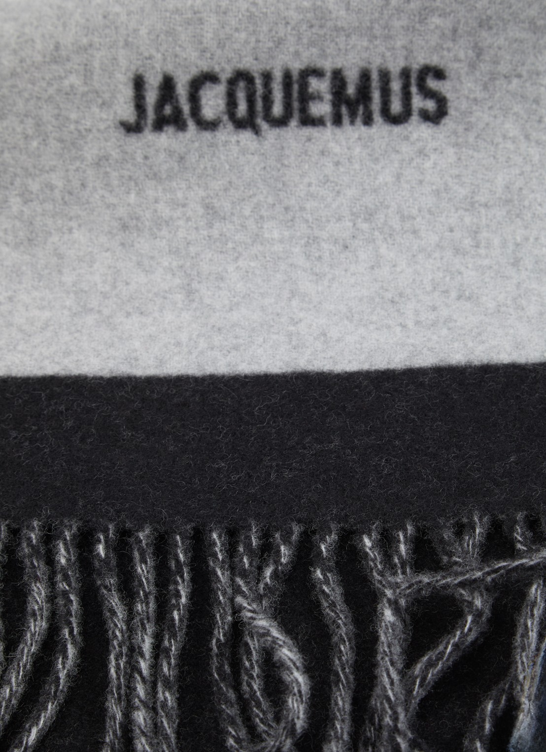 Jacquemus Sjaal van wol met logoprint 190 x 30 cm - detail zwart