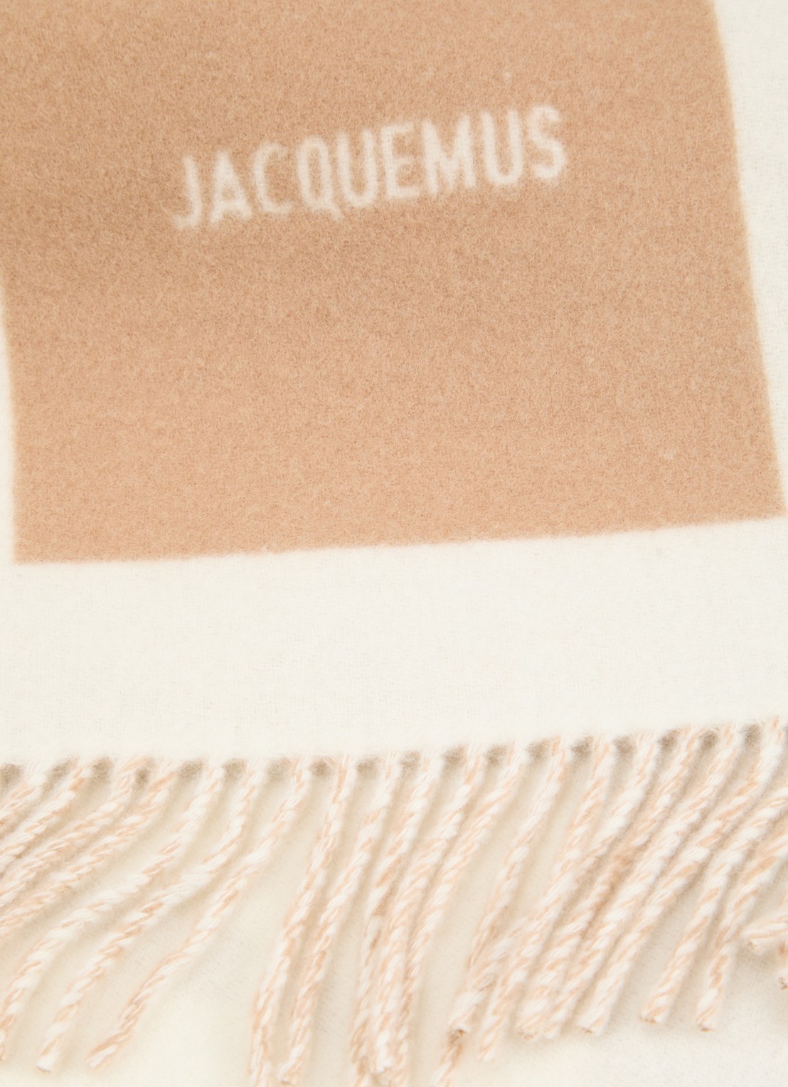 Jacquemus Sjaal van wol met logoprint 190 x 30 cm - detail beige