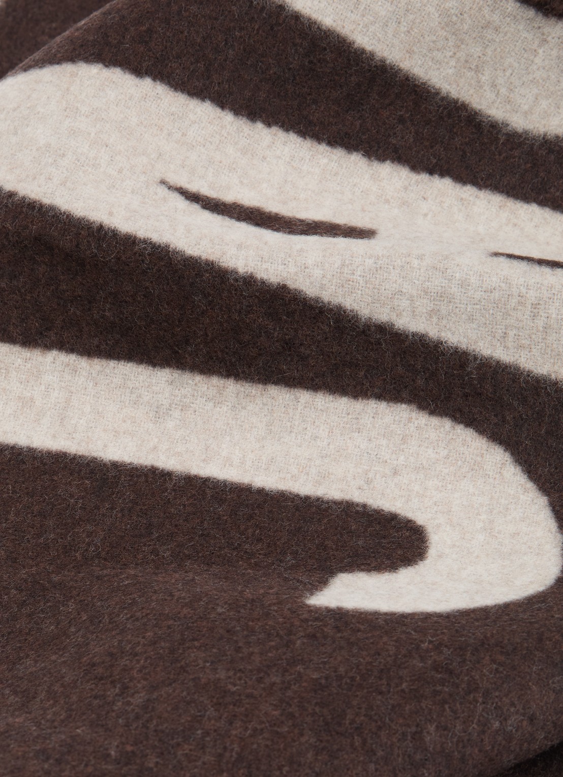 Jacquemus Sjaal van wol met logoprint 200 x 35 cm - detail bruin