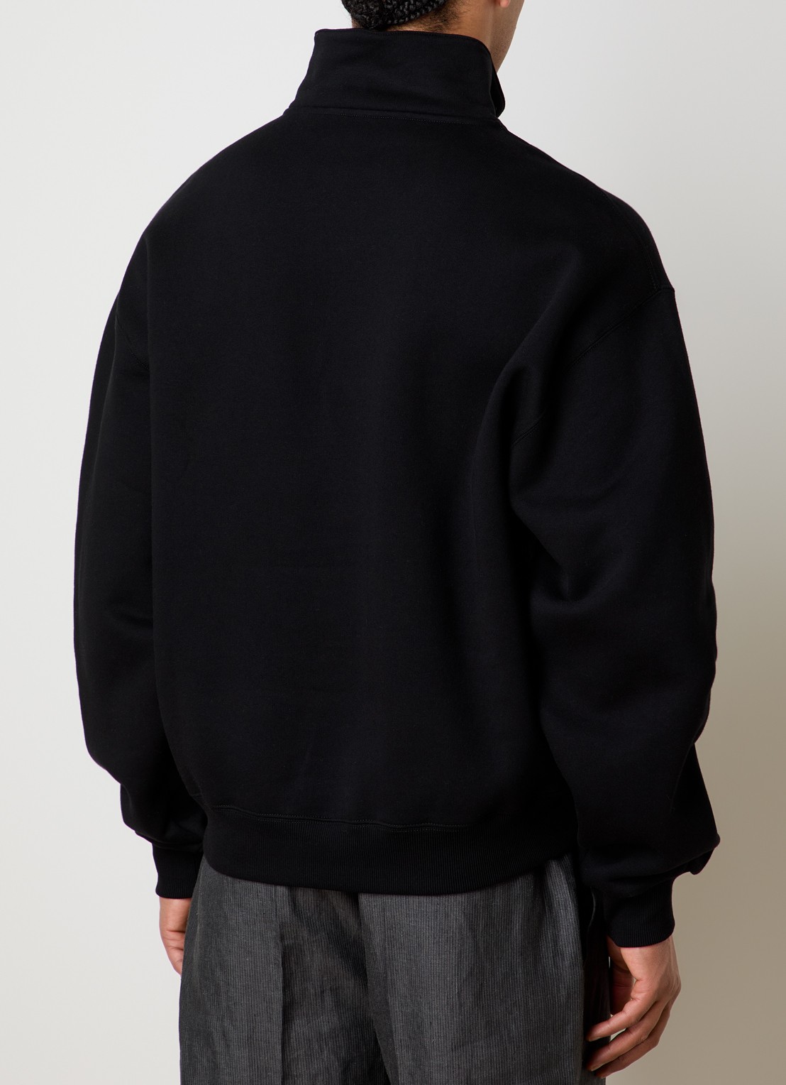 Jacquemus Sweater met logo en halve rits - achterkant zwart
