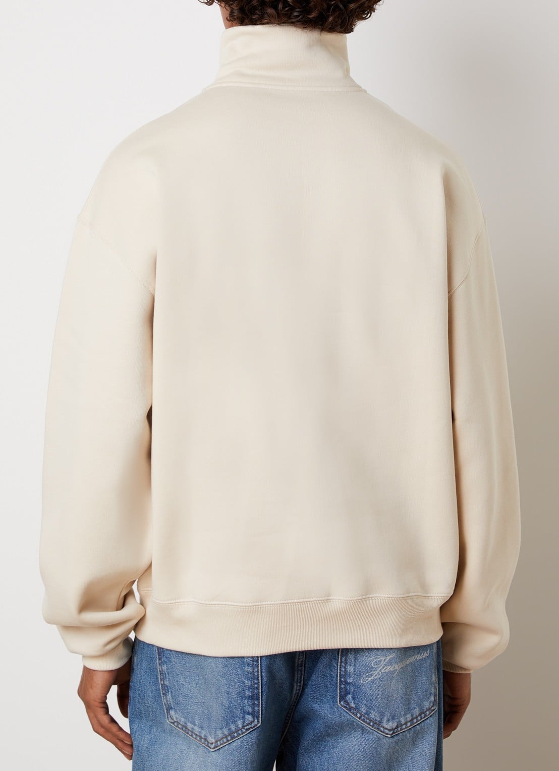 Jacquemus Sweater met logo en halve rits - achterkant 3 zand