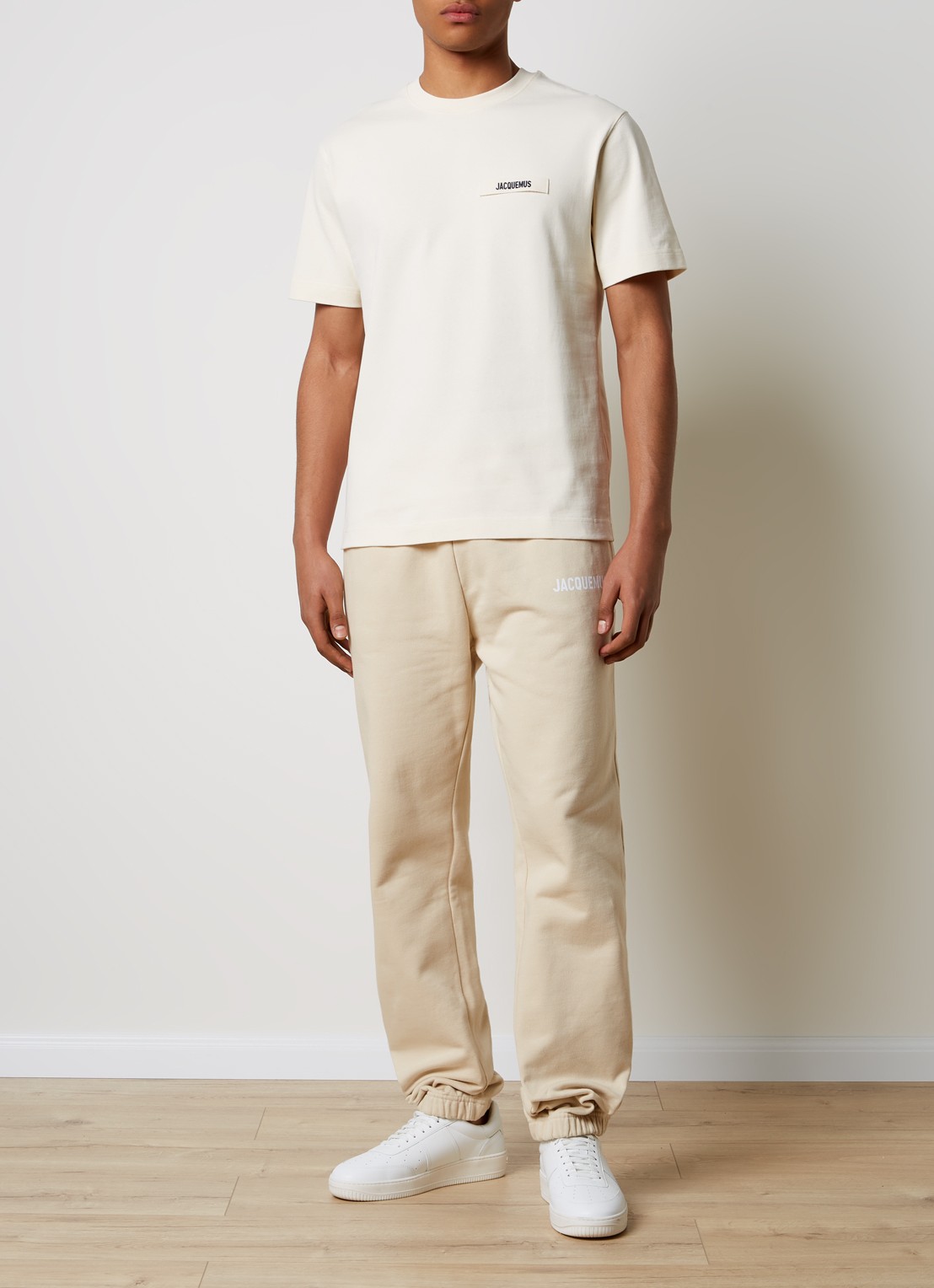 Jacquemus T-shirt met logo - voorkant 5 beige