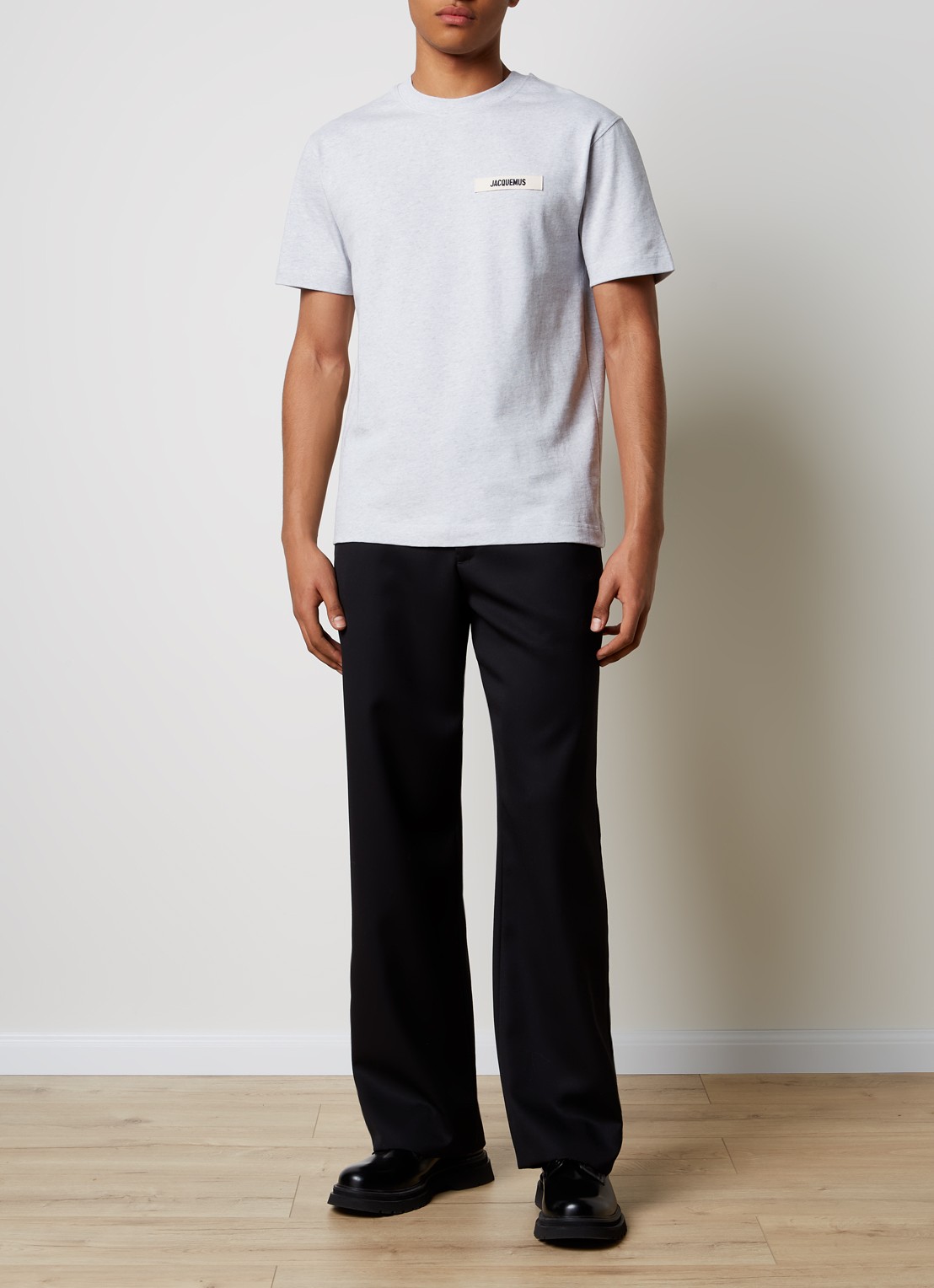 Jacquemus T-shirt met logo - voorkant 2 grijsmele