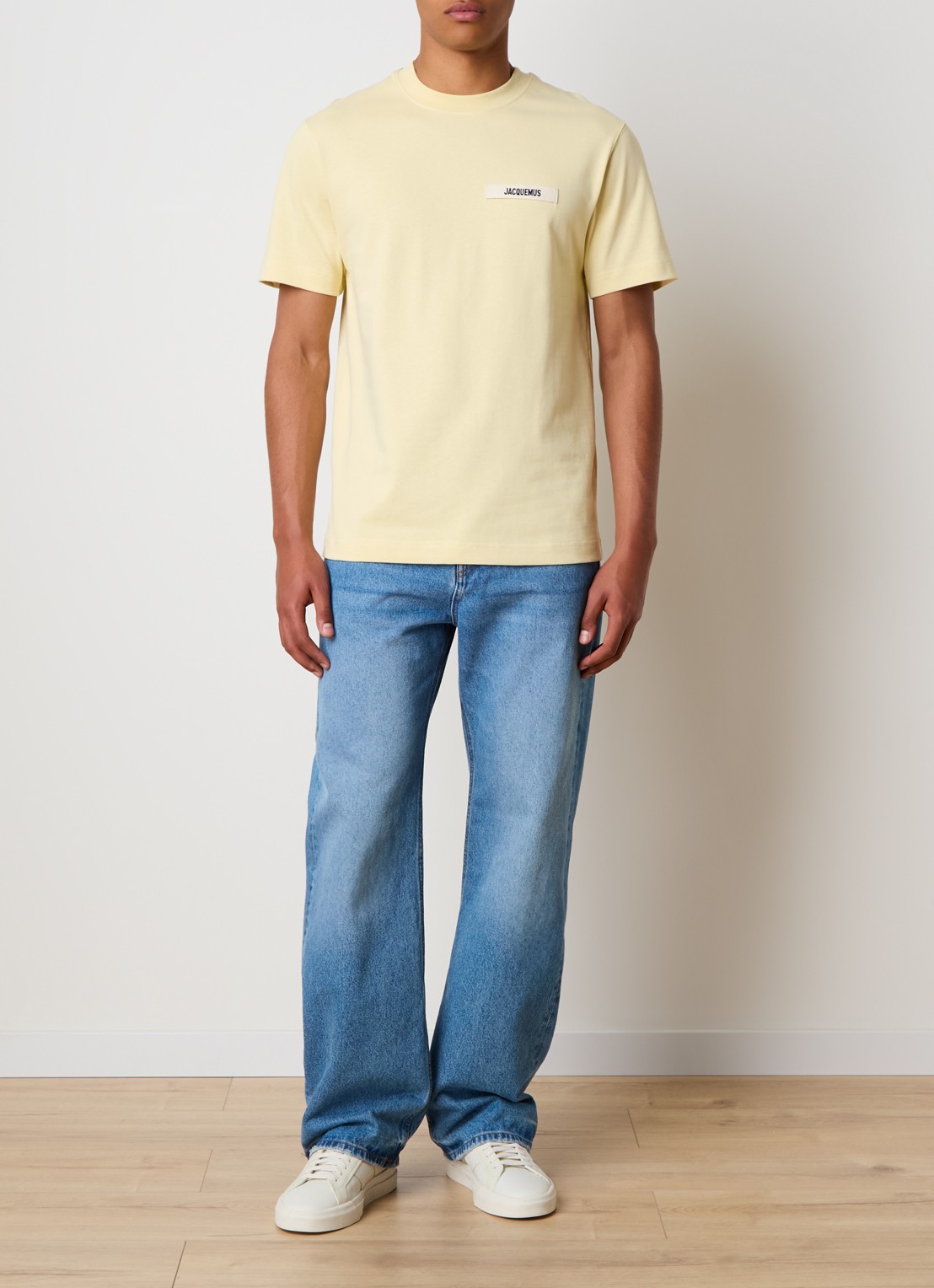 Jacquemus T-shirt met logo - voorkant 2 lichtgeel