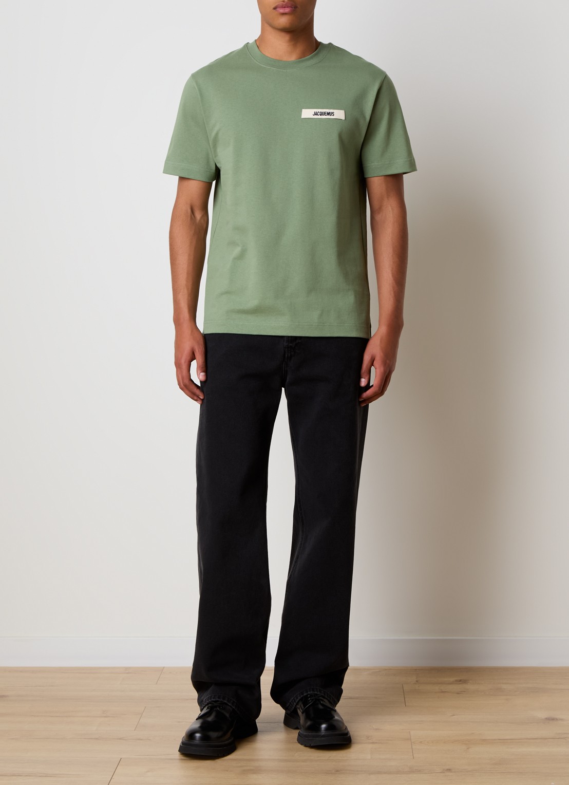 Jacquemus T-shirt met logo - voorkant 2 legergroen