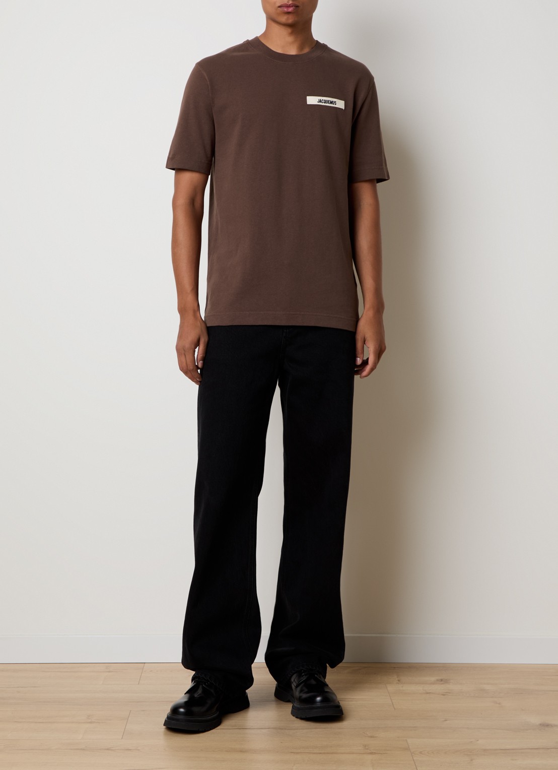 Jacquemus T-shirt met logo - voorkant 2 bruin