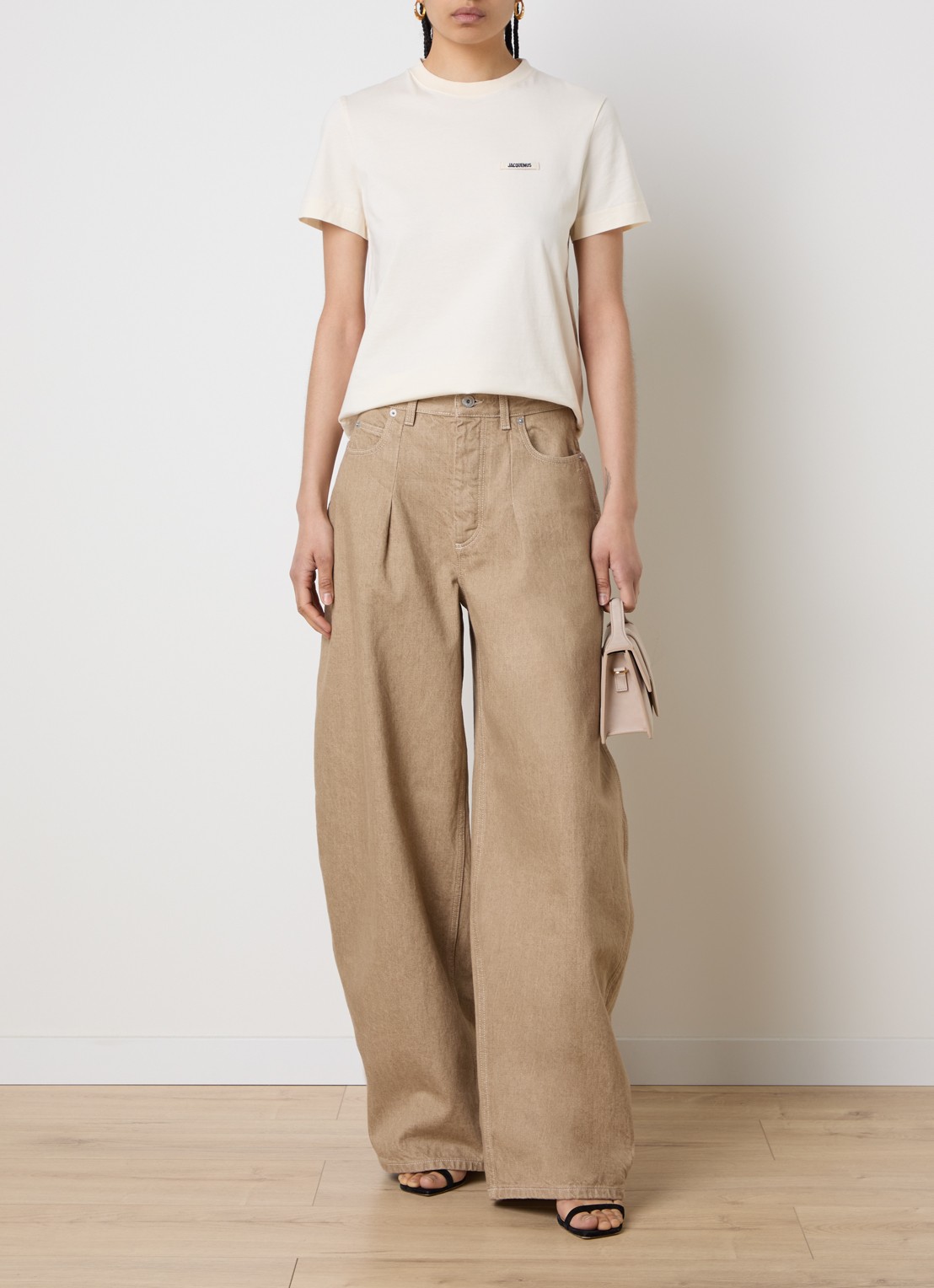 Jacquemus T-shirt met logo - voorkant 2 creme