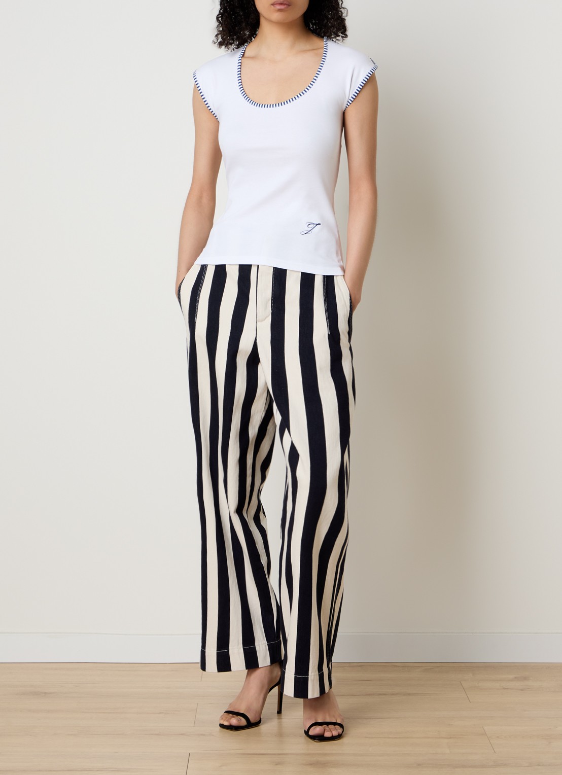 Jacquemus T-shirt met logo - voorkant 3 wit