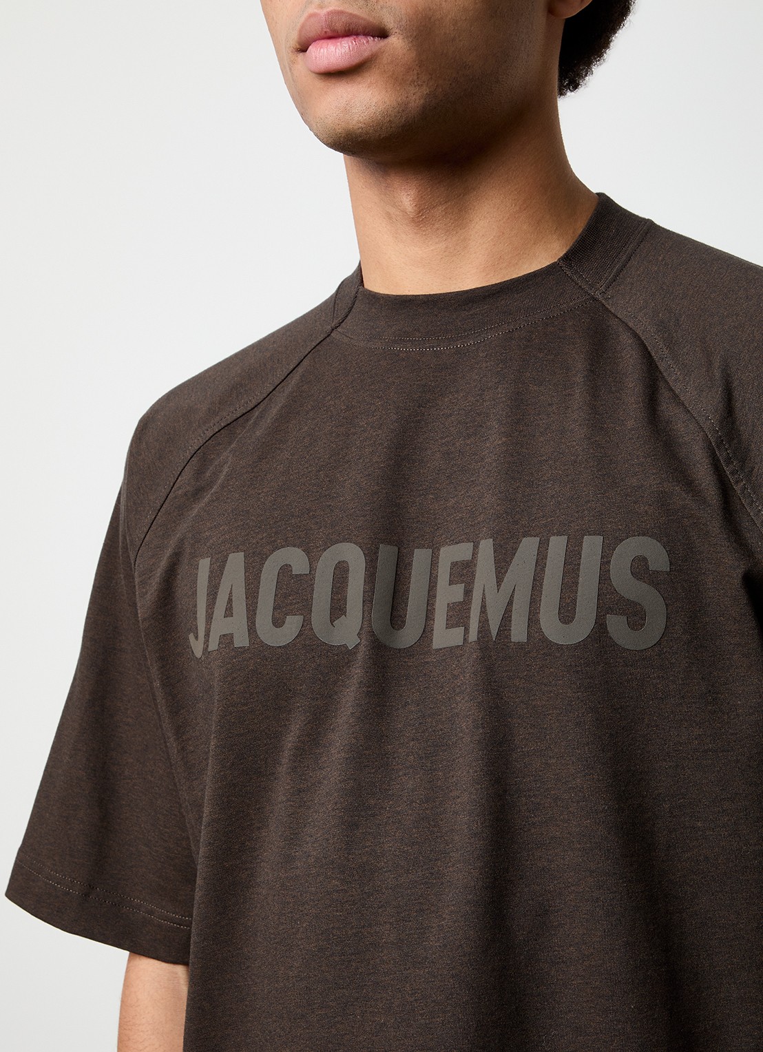 Jacquemus T-shirt met logoprint - detail 4 donkerbruin