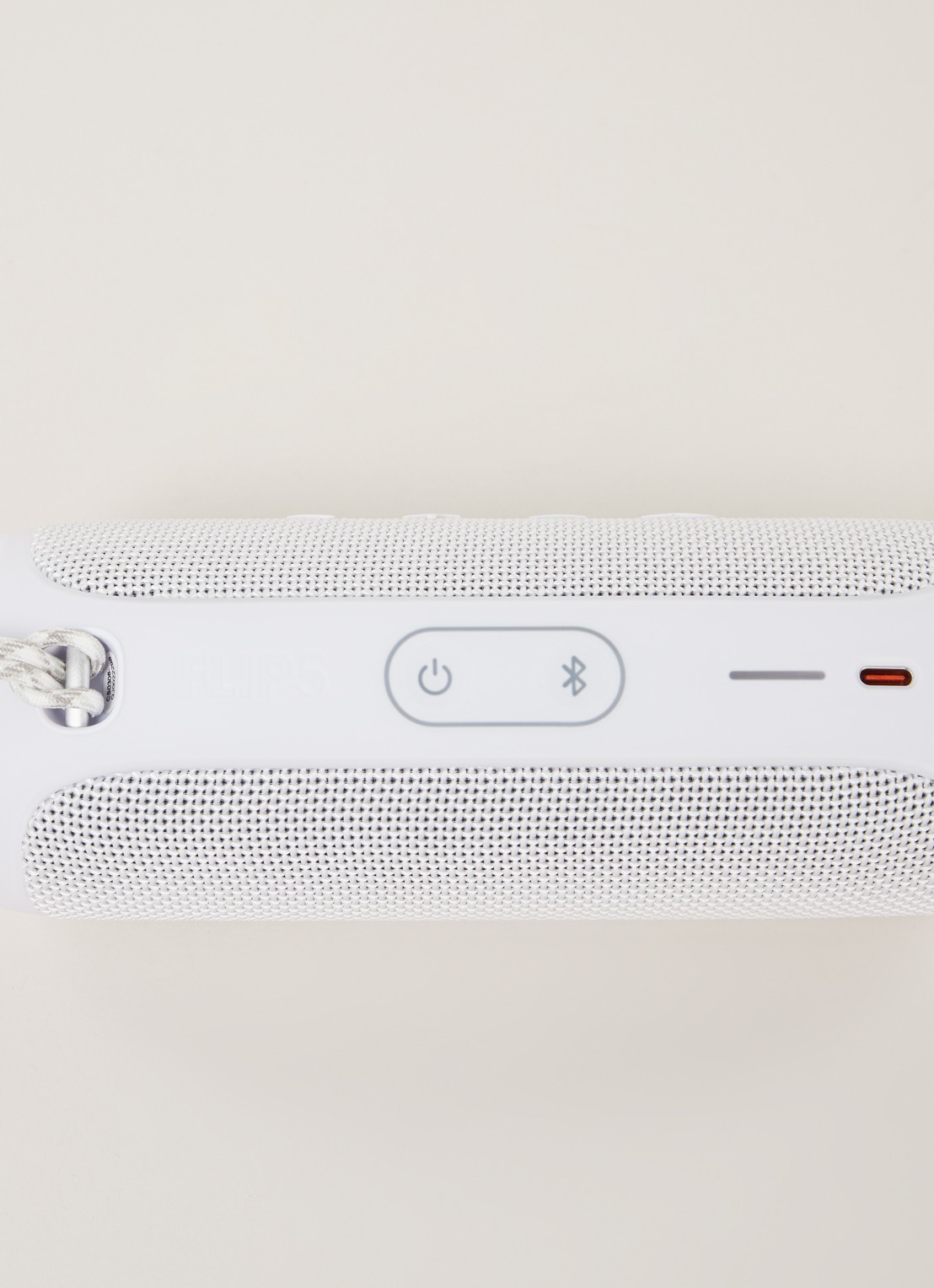 JBL Flip 5 waterproof bluetooth speaker IPX7 - detail wit