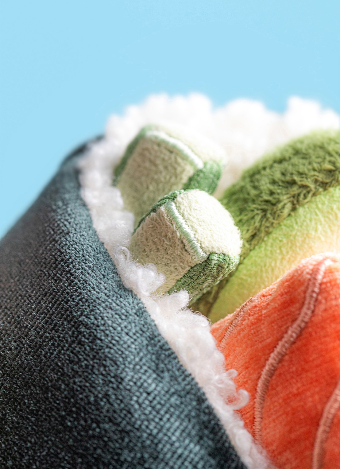 Jellycat Amuseables Coneroi Temaki knuffel 13 cm - detail 3 donkergroen