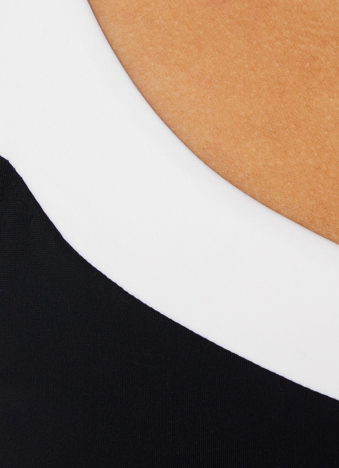 JETS Australia Jetset Eternal one shoulder bikinitop met uitneembare vulling - detail 3 zwart
