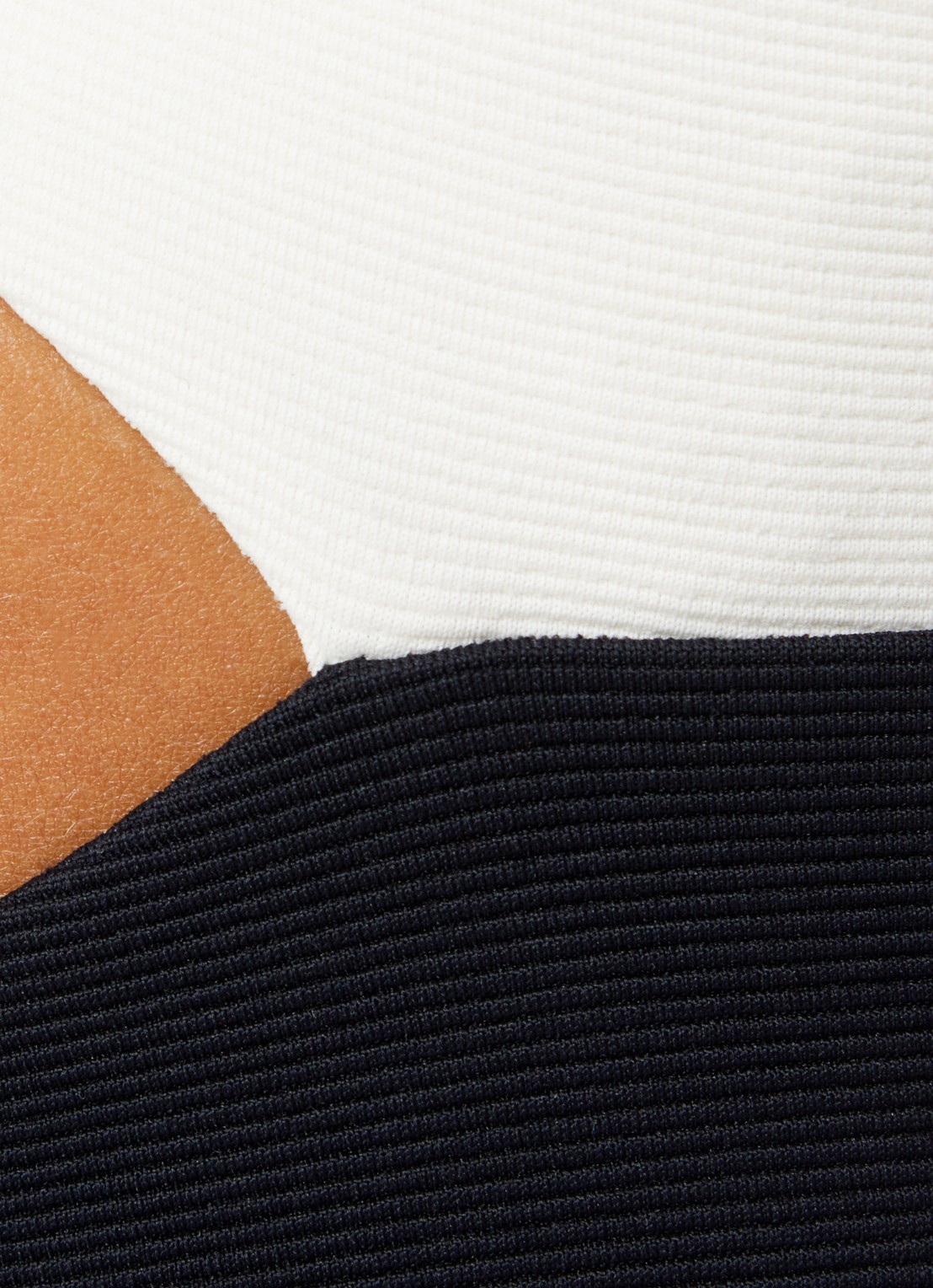 JETS Australia One shoulder badpak met uitneembare vulling en cut-out detail - detail 3 gebroken wit