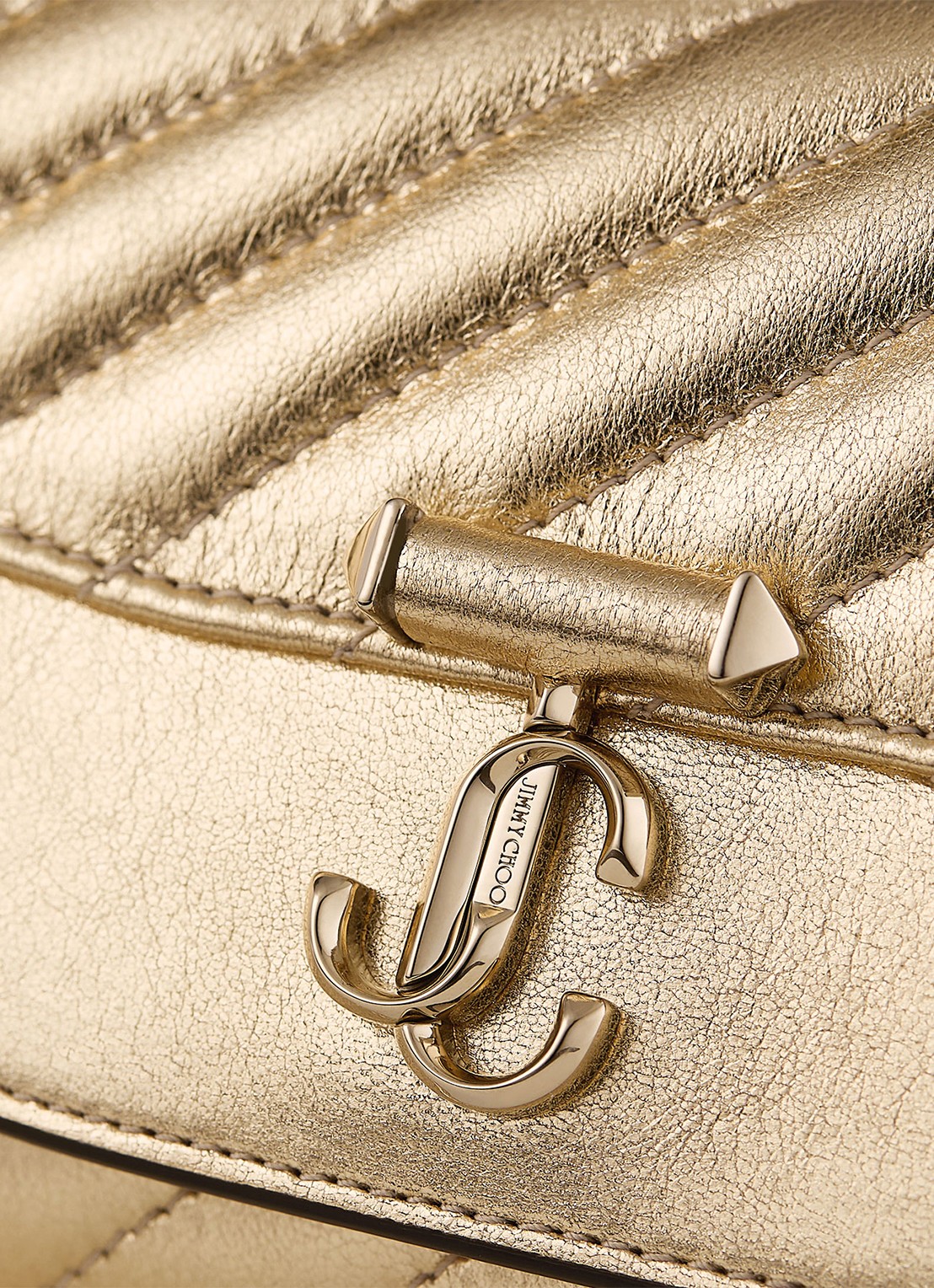 Jimmy Choo Curve clutch van lamsleer met metallic finish en afneembare schouderriem - detail 4 goud