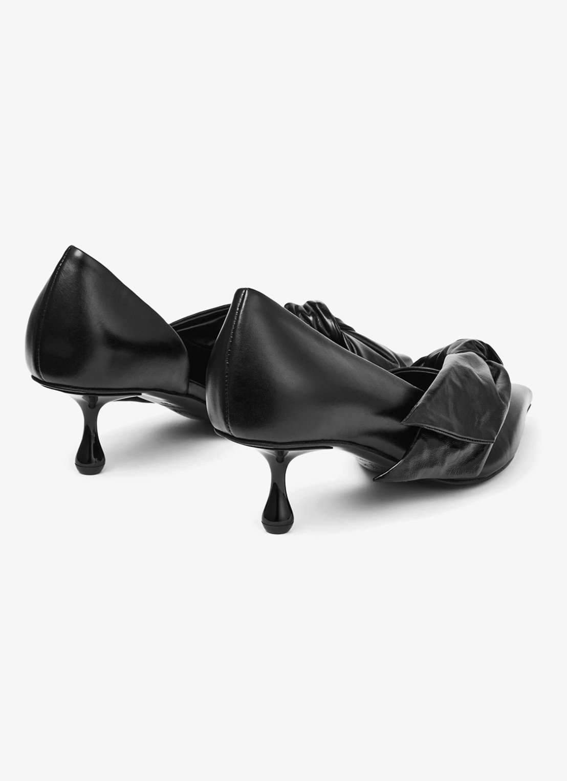 Jimmy Choo Issy 50 pump van kalfsleer - achterkant zwart