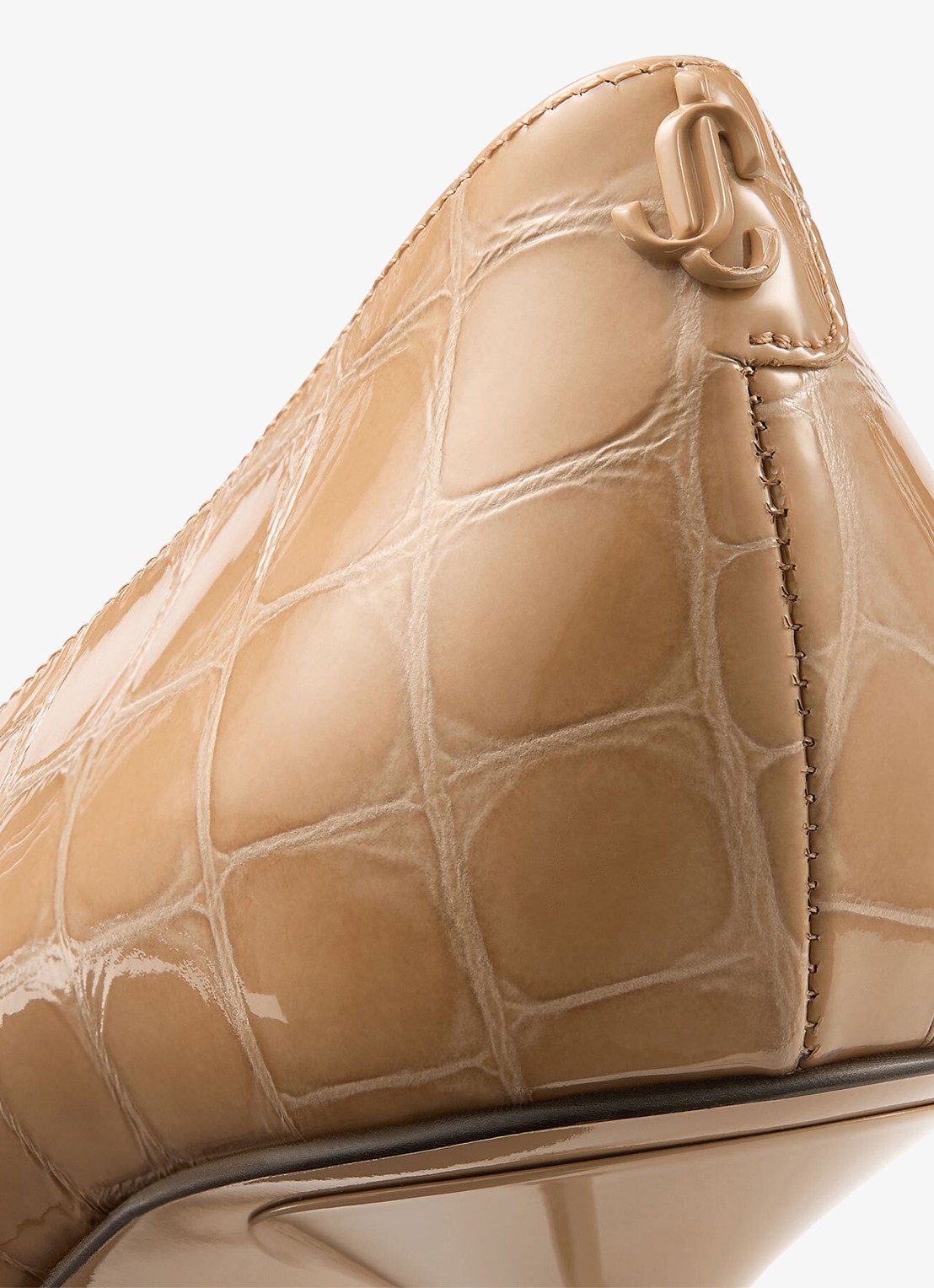 Jimmy Choo Ixia 80 pump van kalfsleer met crocostructuur - detail 2 beige