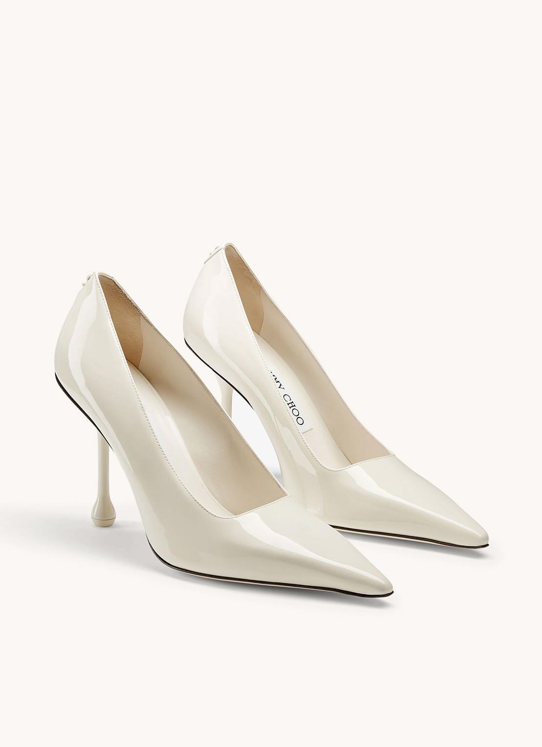Jimmy Choo Ixia 95 pump van kalfsleer - detail 3 gebroken wit