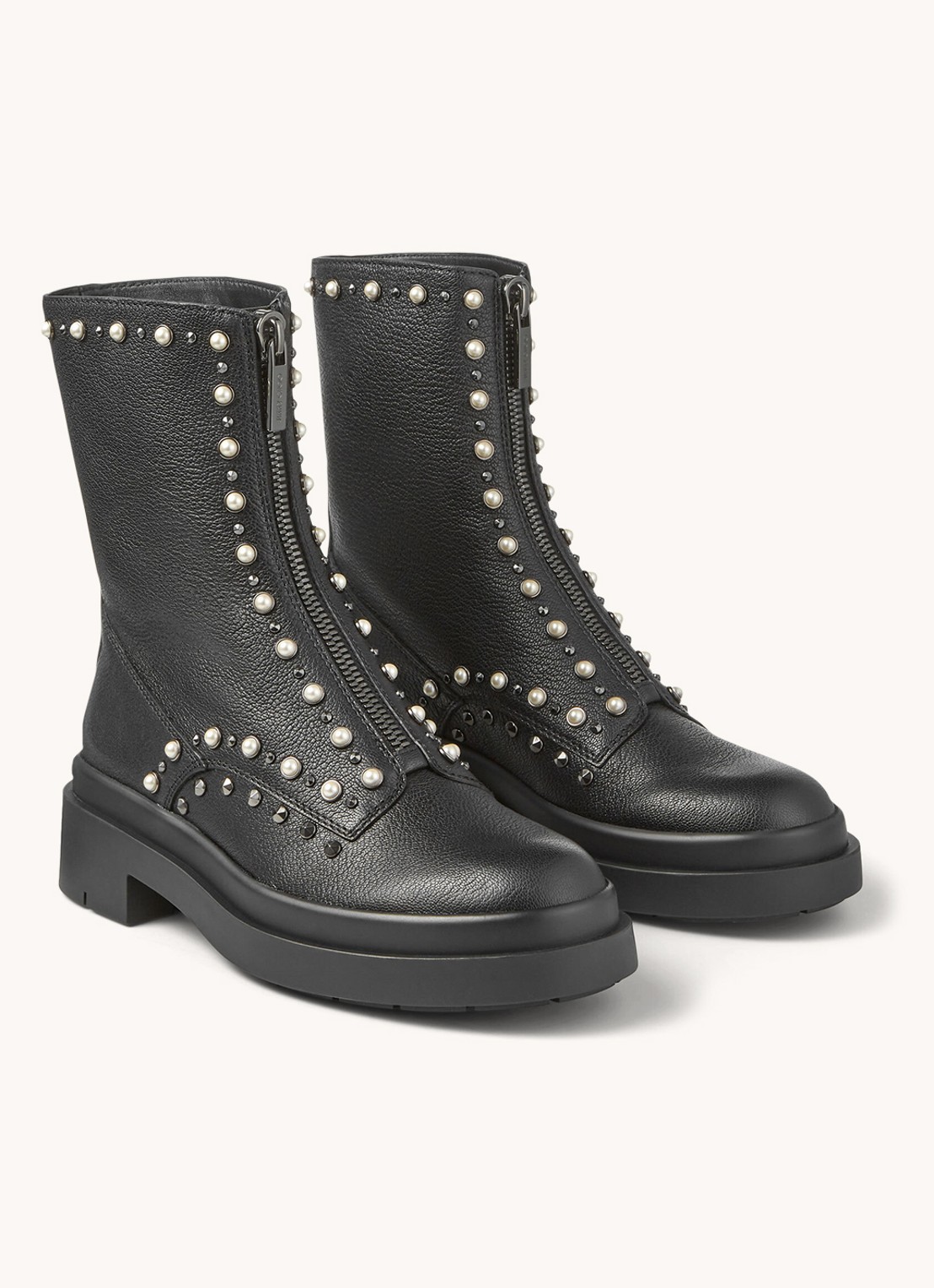 Jimmy Choo Nola Flat laars van leer met studs - voorkant 2 zwart