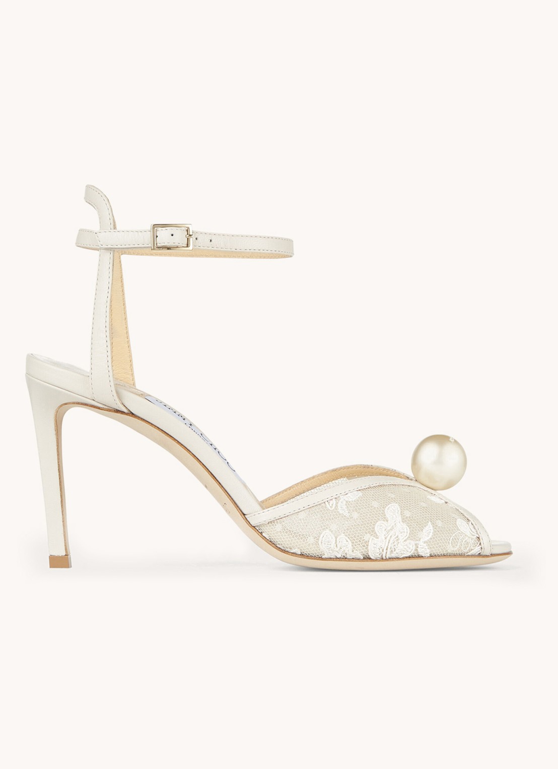 Jimmy Choo Sacora 85 sandalette van kalfsleer met kant - voorkant creme