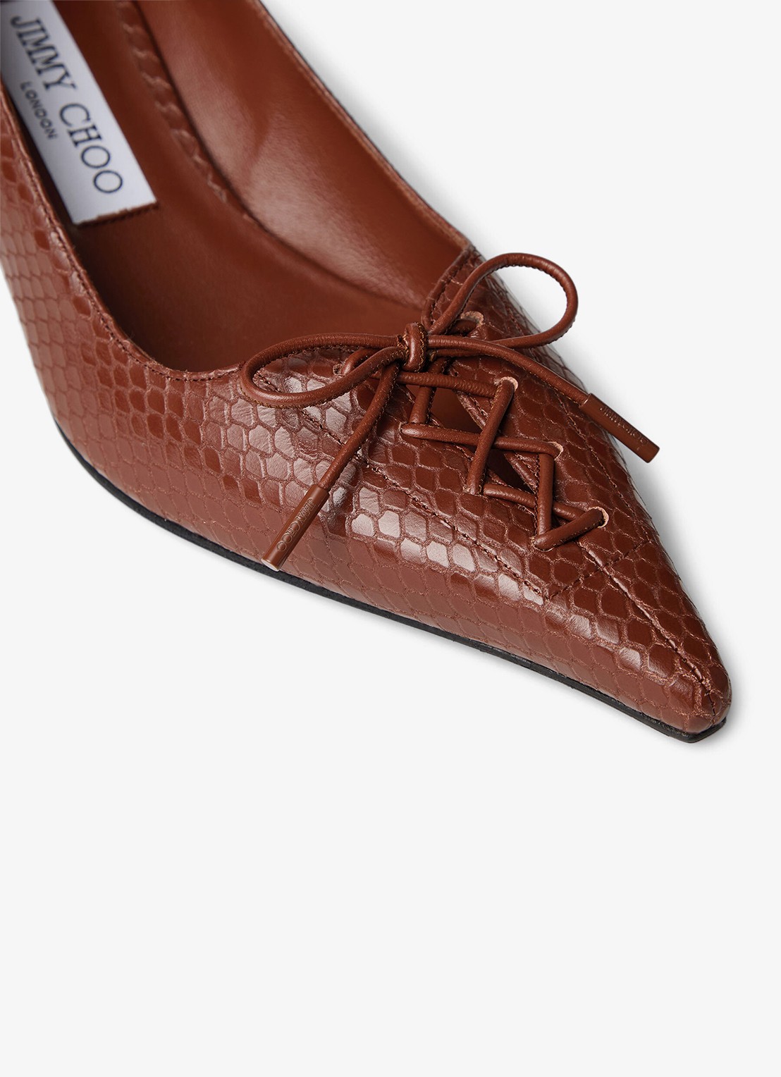 Jimmy Choo Scarlett 50 pump van kalfsleer - detail 2 cognac