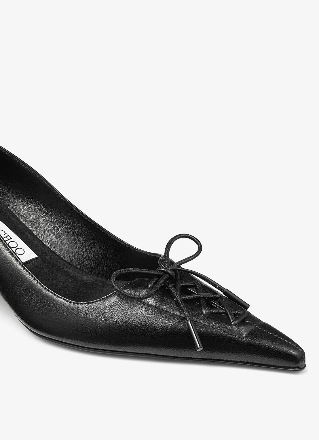 Jimmy Choo Scarlett 50 pump van lamsleer - detail 5 zwart