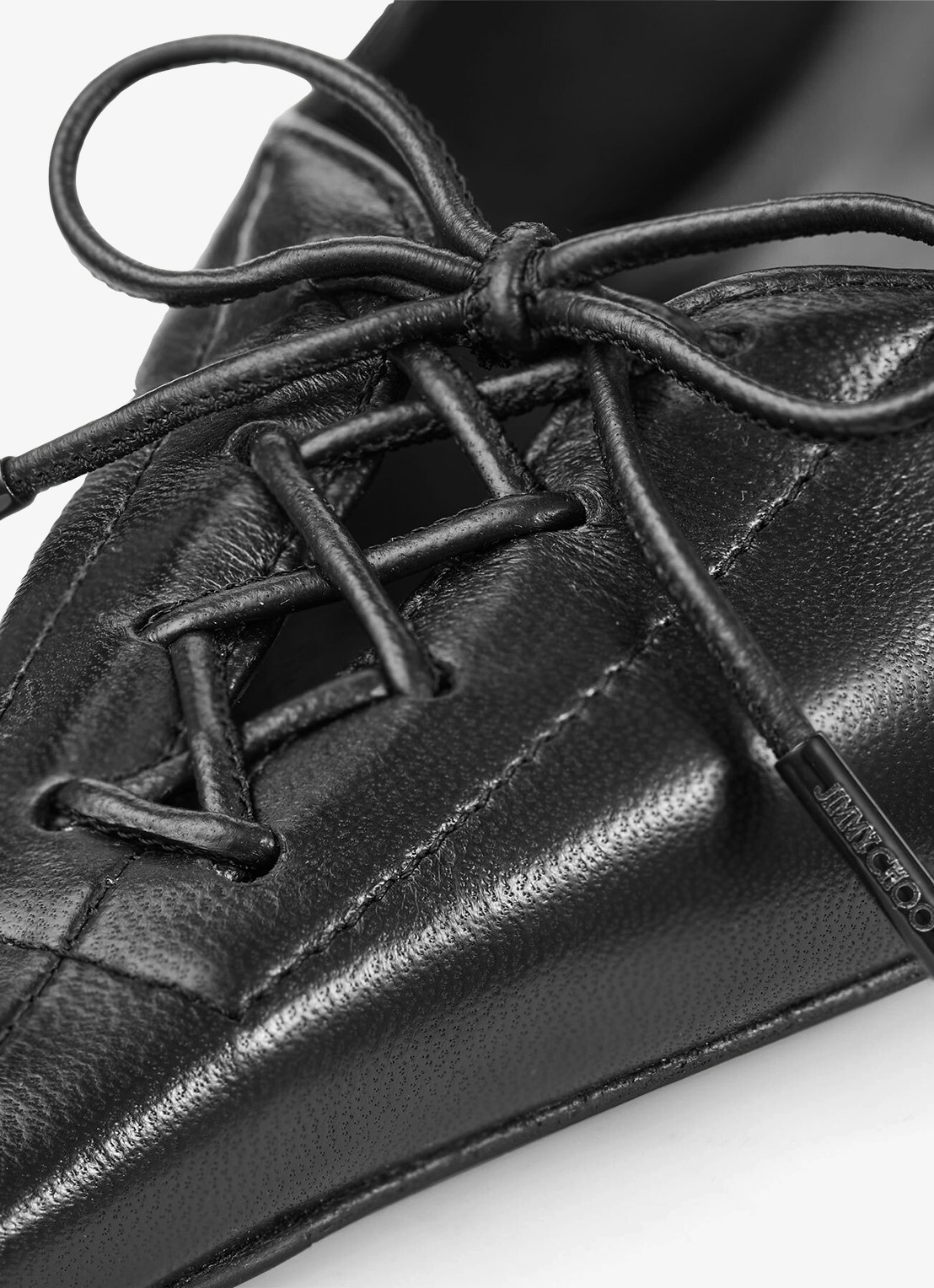 Jimmy Choo Scarlett 50 pump van lamsleer - detail 5 zwart