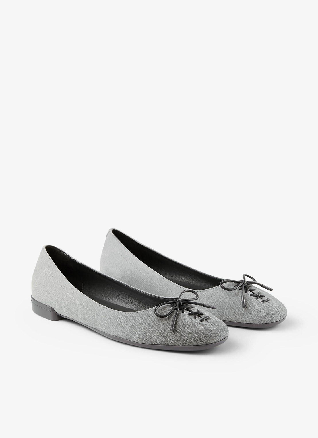 Jimmy Choo Scarlett ballerina met strikdetail - voorkant 5 grijs