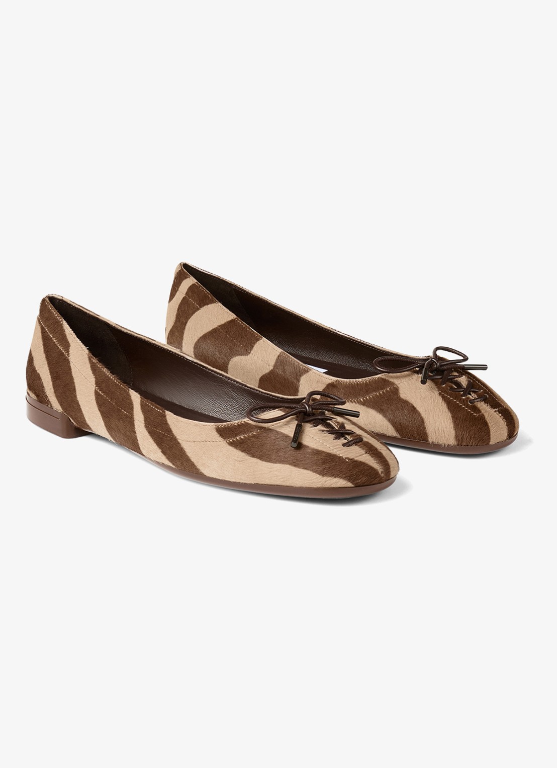 Jimmy Choo Scarlett ballerina van kalfsleer met ponyhair - voorkant 3 bruin