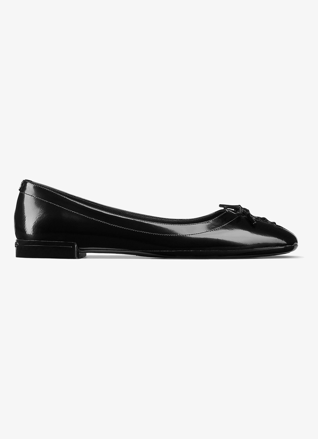Jimmy Choo Scarlett ballerina van lamsleer met lakfinish - voorkant zwart