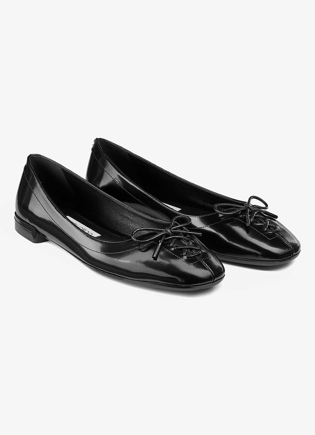 Jimmy Choo Scarlett ballerina van lamsleer met lakfinish - voorkant 2 zwart