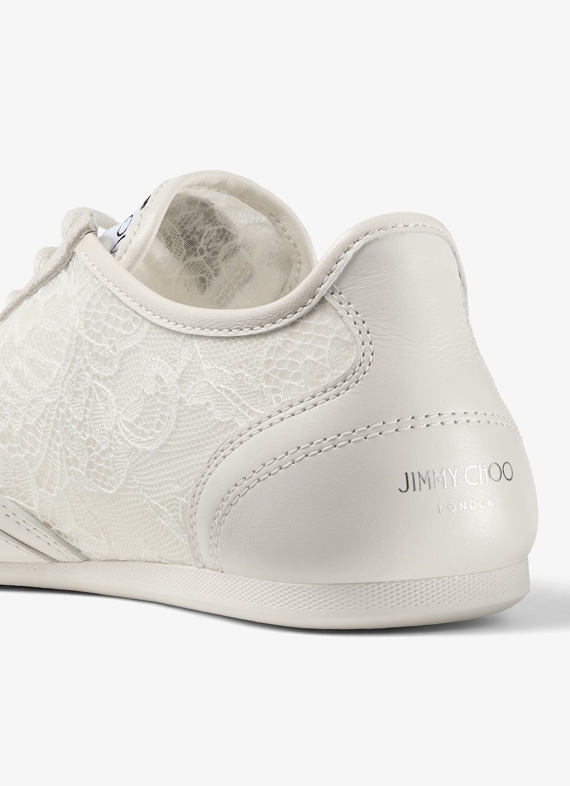 Jimmy Choo Sunny/F sneaker van leer met kanten details - detail 4 gebroken wit