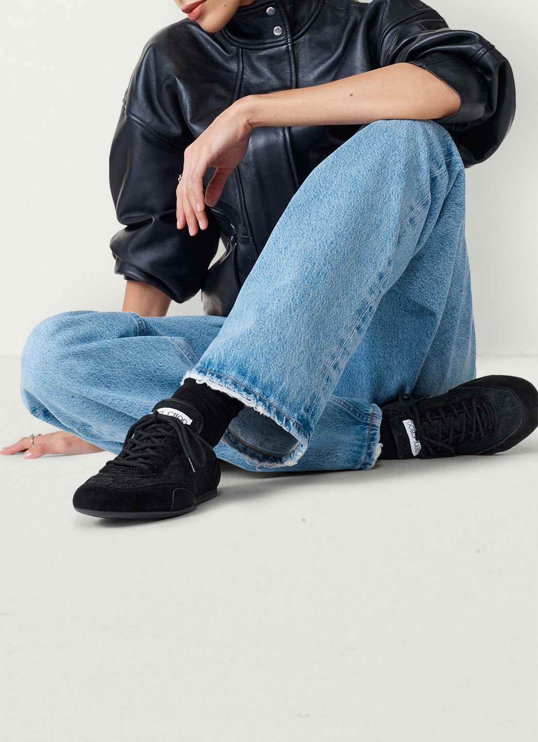 Jimmy Choo Sunny/F sneaker van suède met kanten details - detail 5 zwart