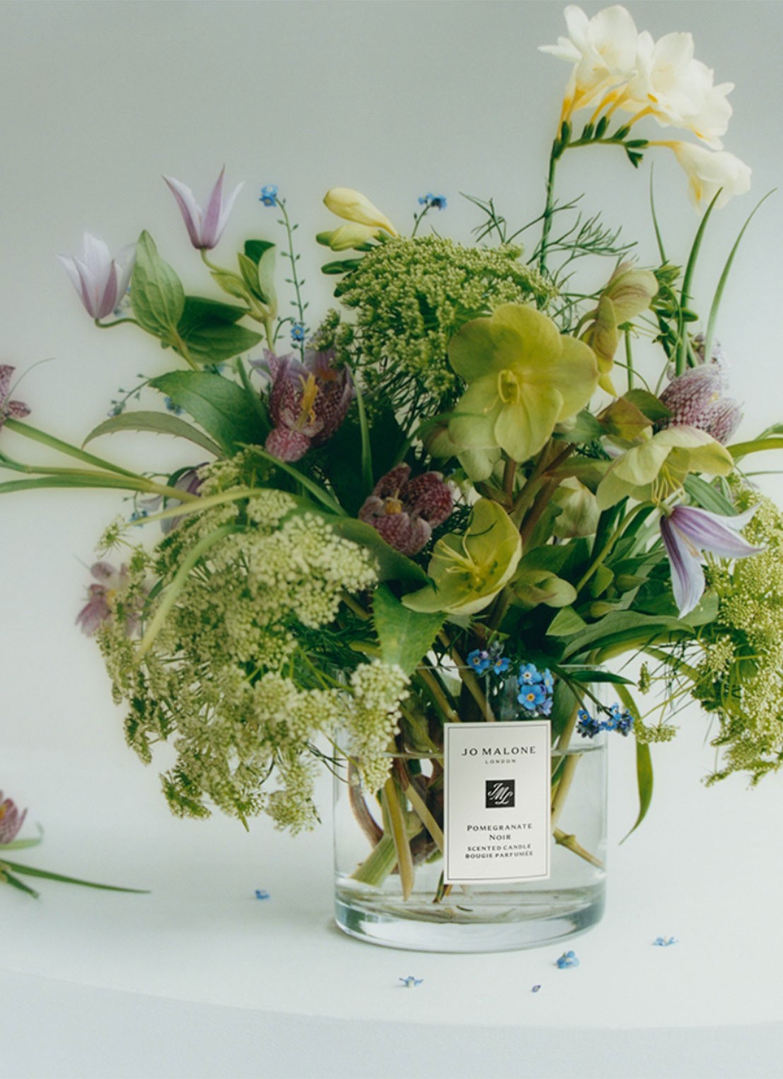 Jo Malone London English Pear & Freesia Deluxe Candle - geurkaars 600 gram - detail 2 undefined
