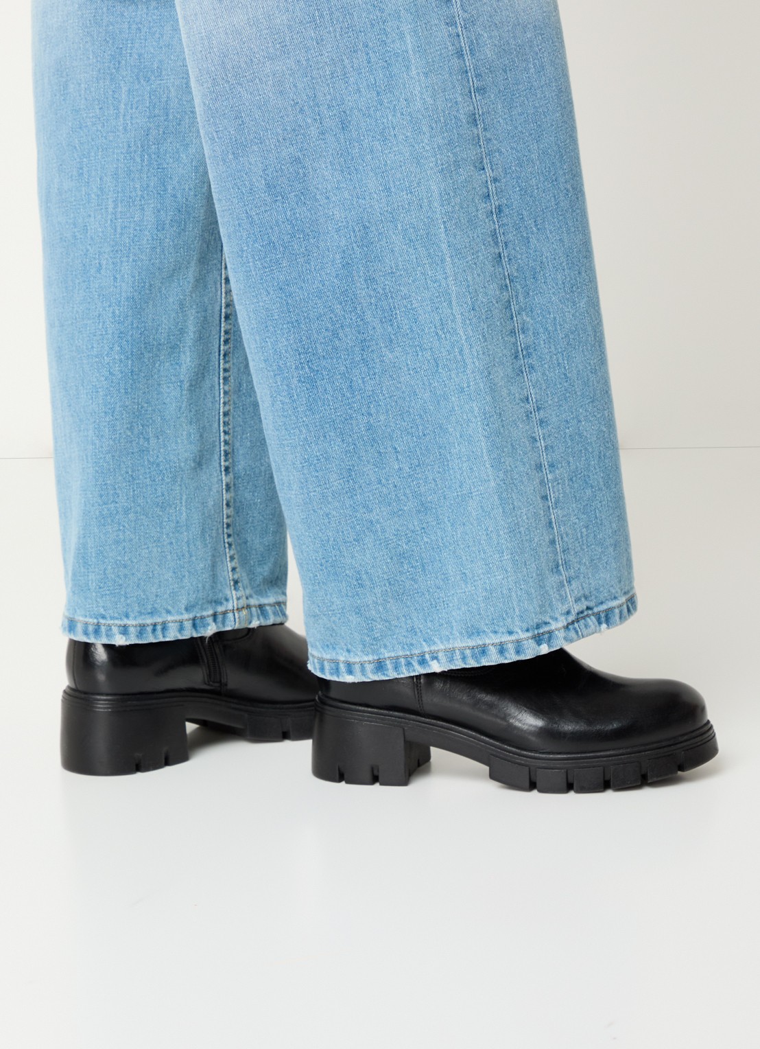 Jonak Arona chelsea boot van leer  - voorkant 4 zwart