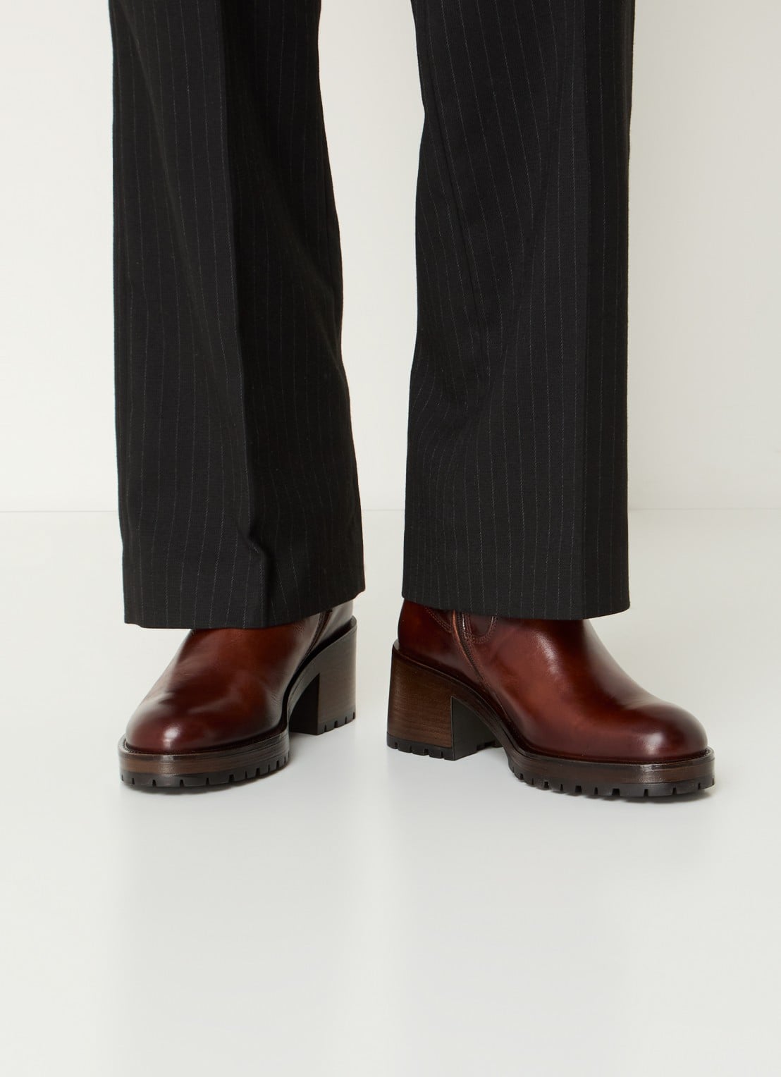 Jonak Cecile chelsea boot van kalfsleer - voorkant 4 roodbruin
