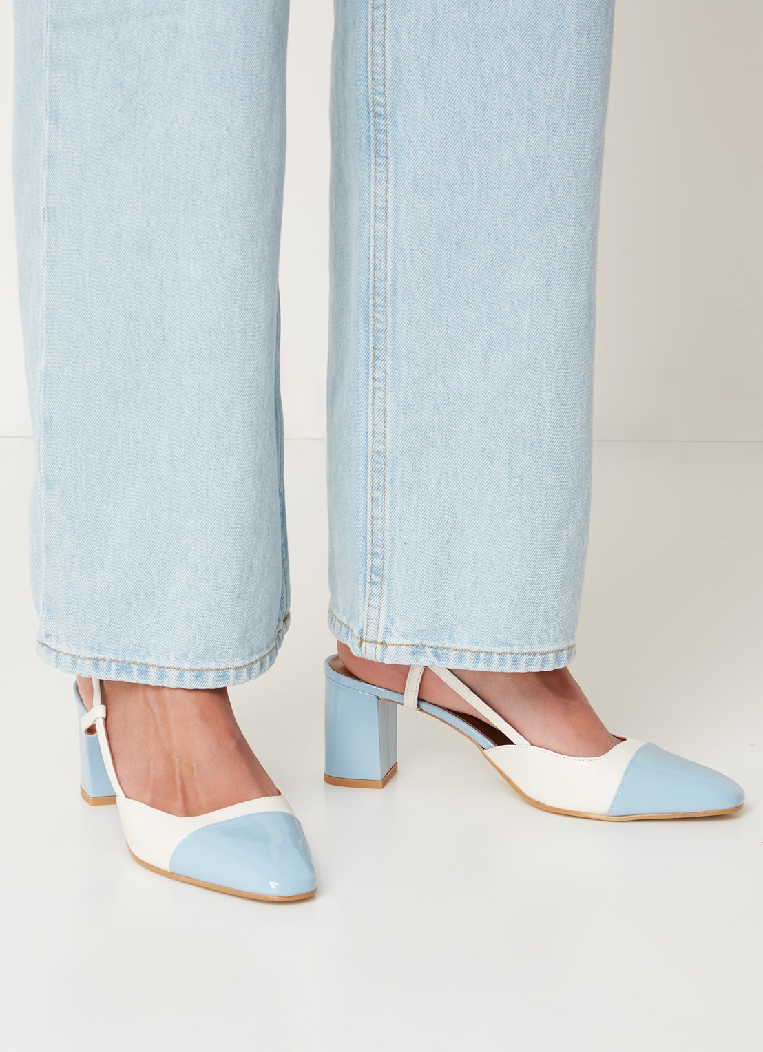 Jonak Dhapop slingback van leer   - voorkant 5 lichtblauw