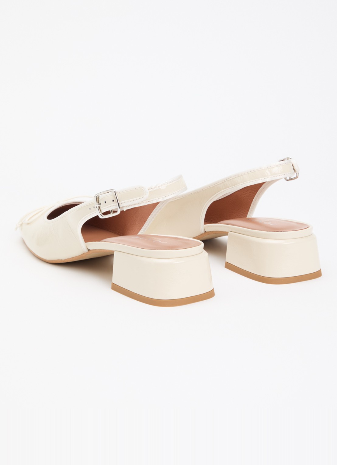 Jonak Dybilo slingback van kalfsleer met lakfinish - achterkant 2 ivoor