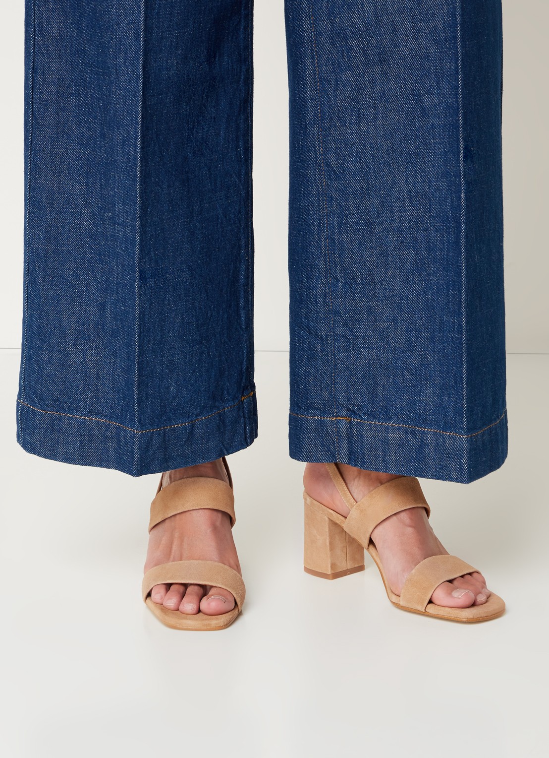 Jonak Vico sandalette van geitensuède  - voorkant 6 camel