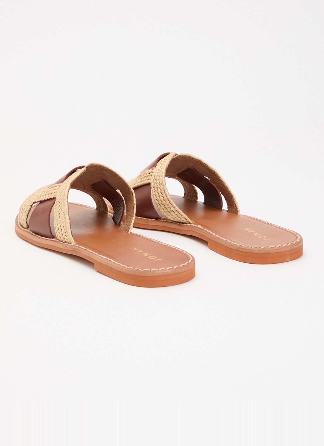 Jonak Wilou slipper van leer met raffia details - achterkant camel