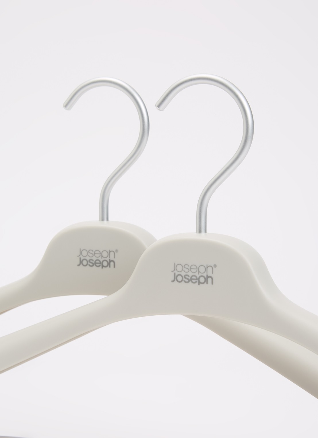 Joseph Joseph Orderly kledinghanger set van 2 - voorkant 2 beige