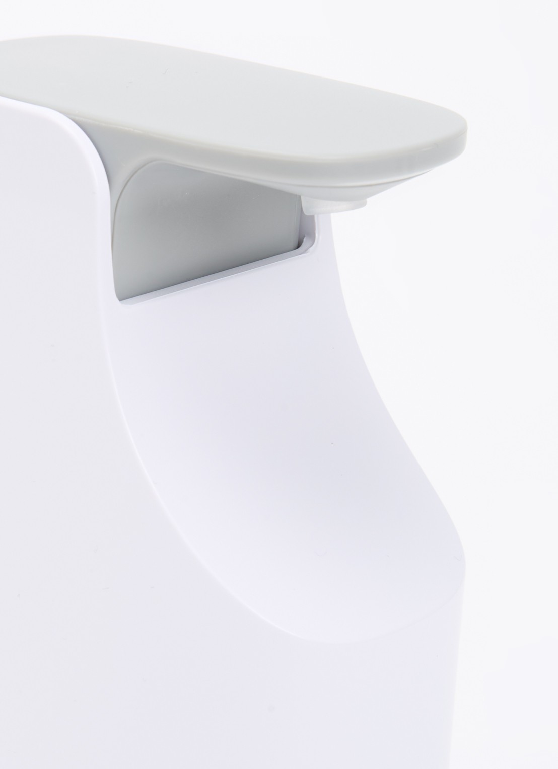 Joseph Joseph Slim compact zeepdispenser  - voorkant 2 wit