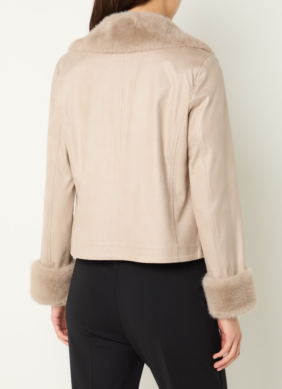 Joseph Ribkoff Jas van imitatiebont met steekzakken - achterkant 2 beige