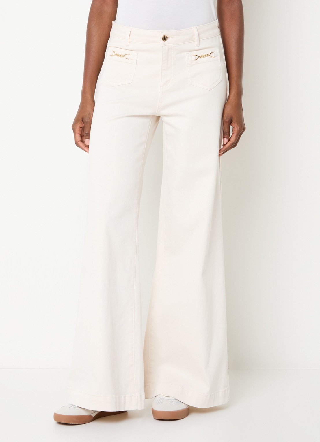 Joseph Ribkoff Mid waist flared jeans met gekleurde wassing en opgestikte zakken - detail creme