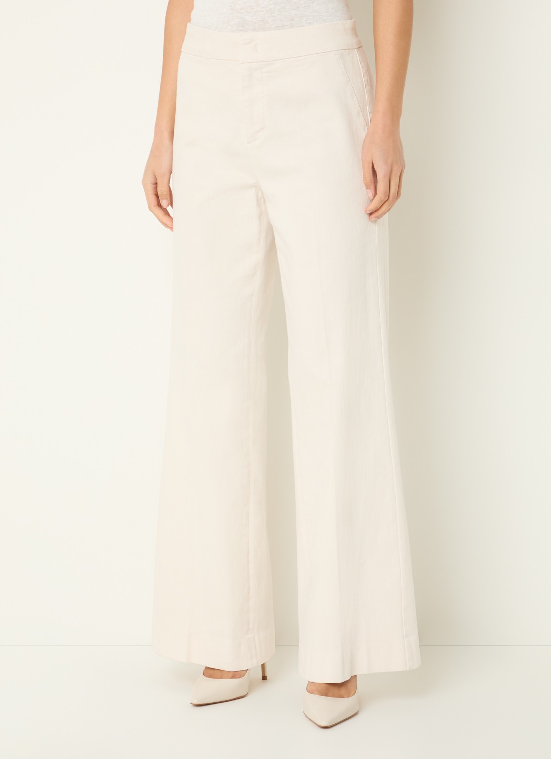 Joseph Ribkoff Mid waist flared jeans met gekleurde wassing - detail 4 creme