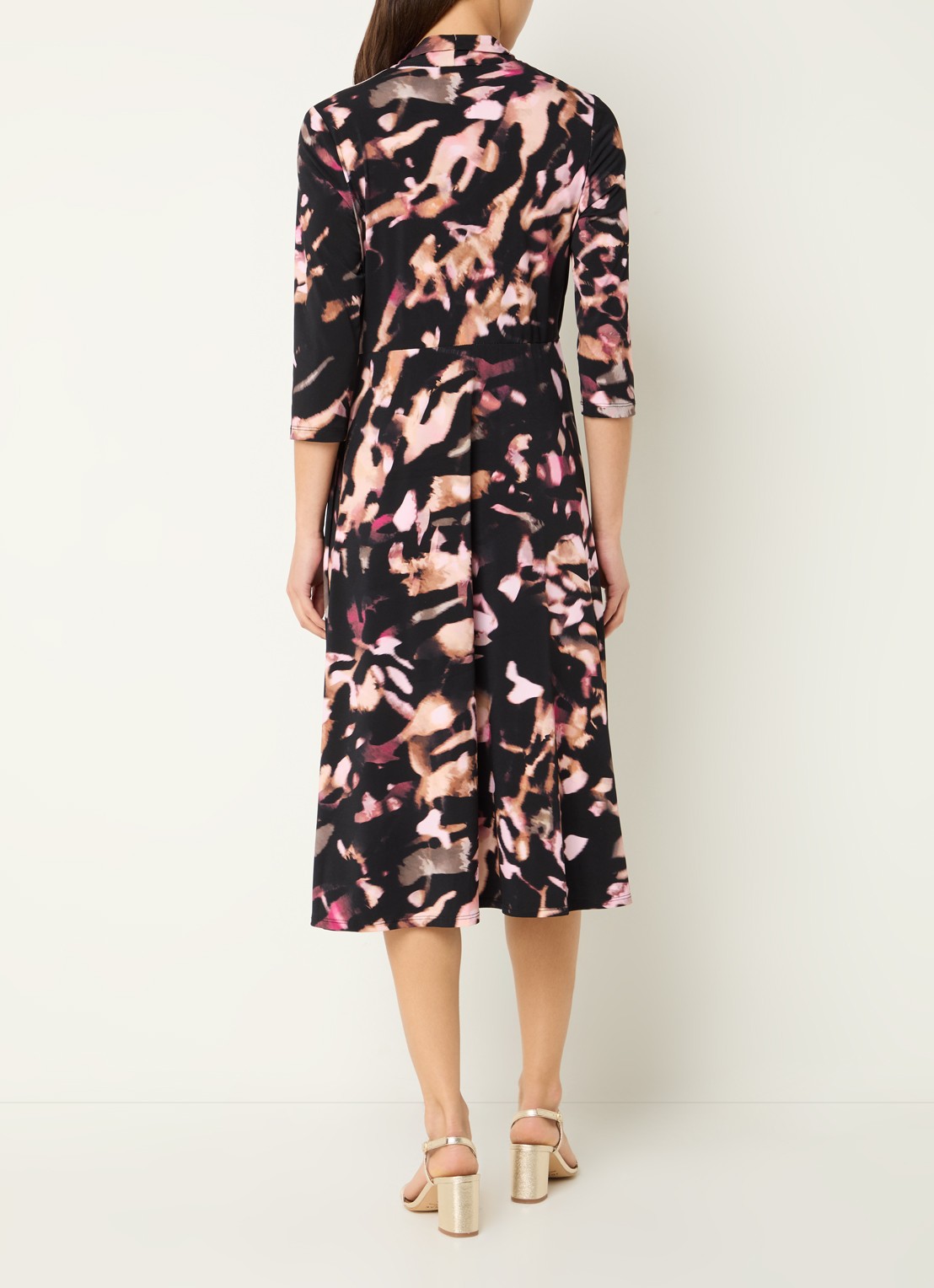 Joseph Ribkoff Midi jurk met print en kettingdetail - achterkant 4 lichtroze