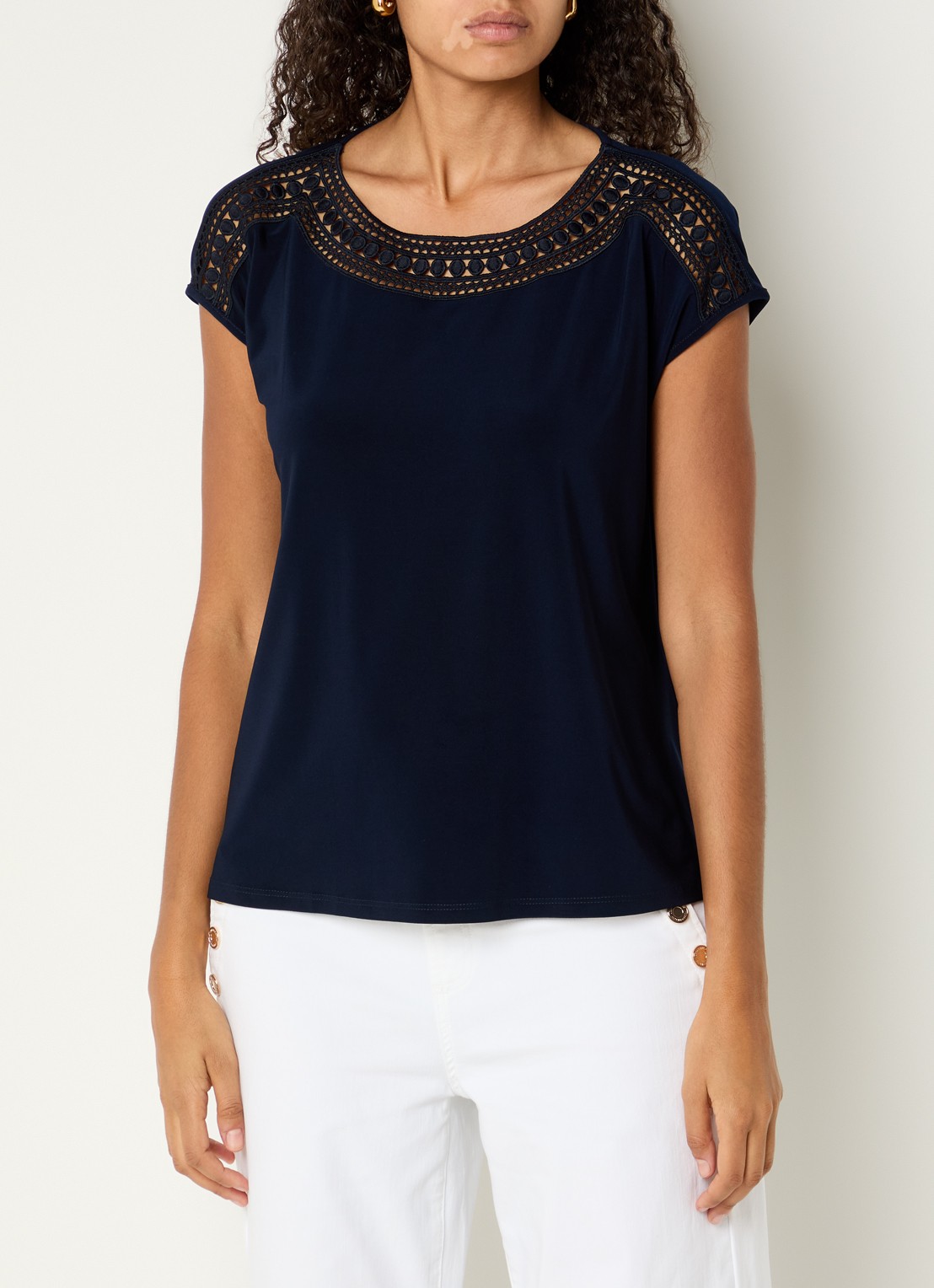 Joseph Ribkoff Mouwloze top met broderie - detail 4 donkerblauw