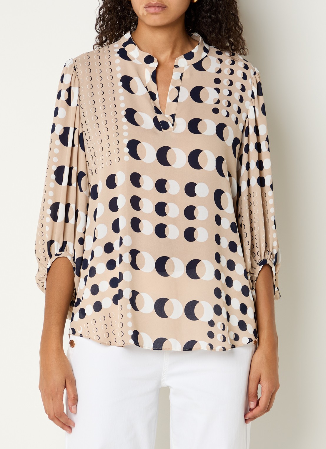 Joseph Ribkoff Tuniek met print en V-hals - detail 4 khaki