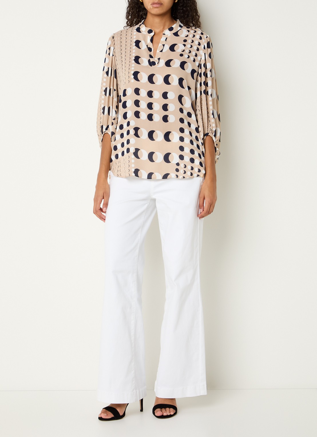 Joseph Ribkoff Tuniek met print en V-hals - voorkant 3 khaki